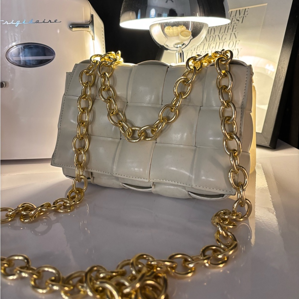 Chic Cream and Gold Chain Shoulder Bag